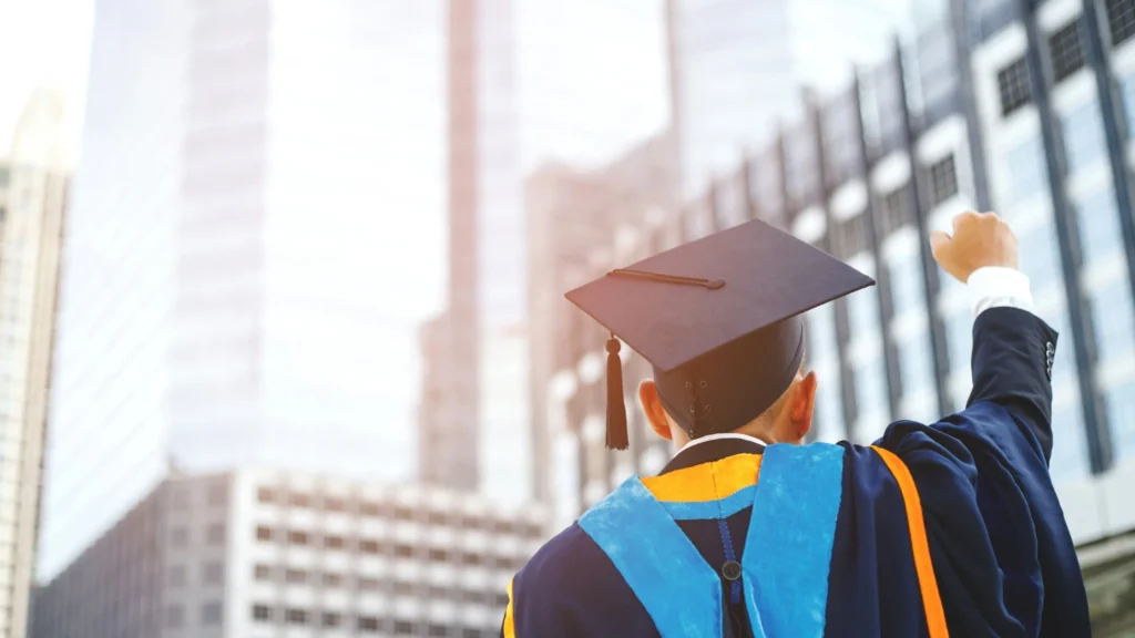 Undergraduate Programmes at the University of Greater Manchester Islamabad (UGMI): A Comprehensive Comparison with Leading Pakistani Universities 1